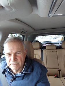 當我坐在駕駛座上時，我的車的內部